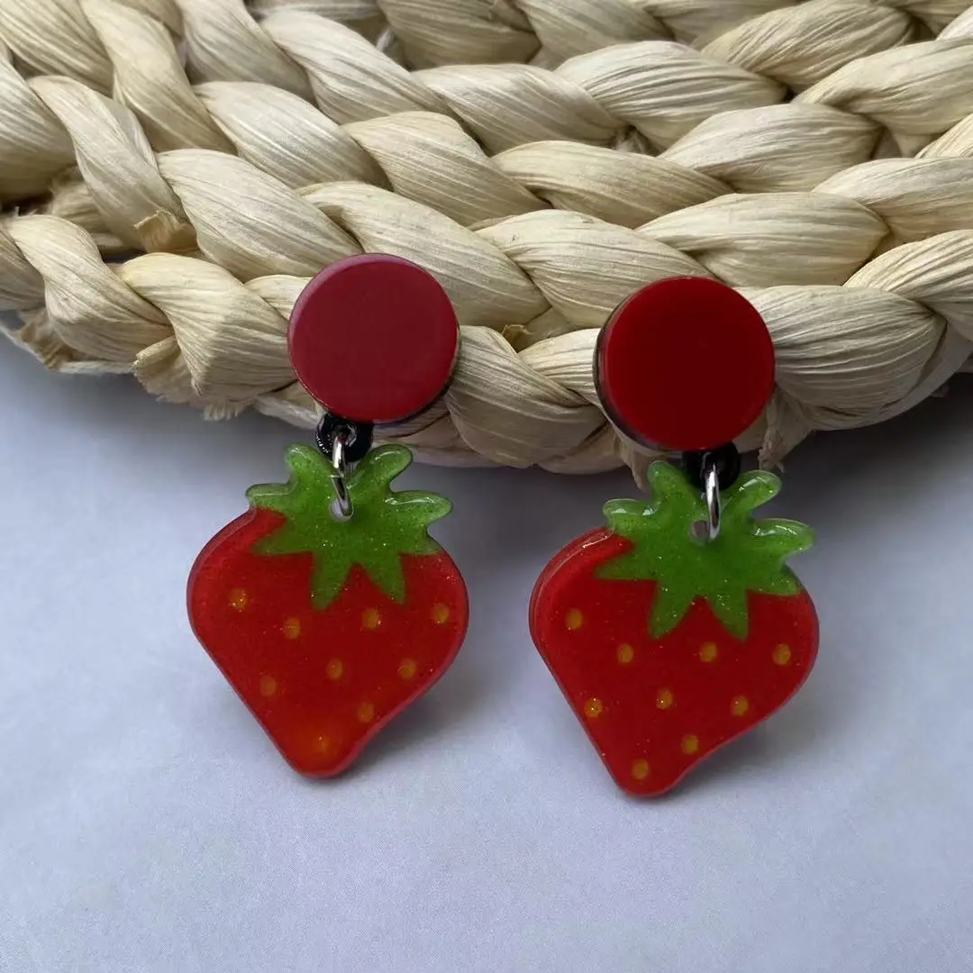 

New Trendy Korean Fashion Earrings for Women 2021 Acrylic Cute Cartoon Strawberry Dangle Earrings Y2K Sweet Girls Women Jewelry