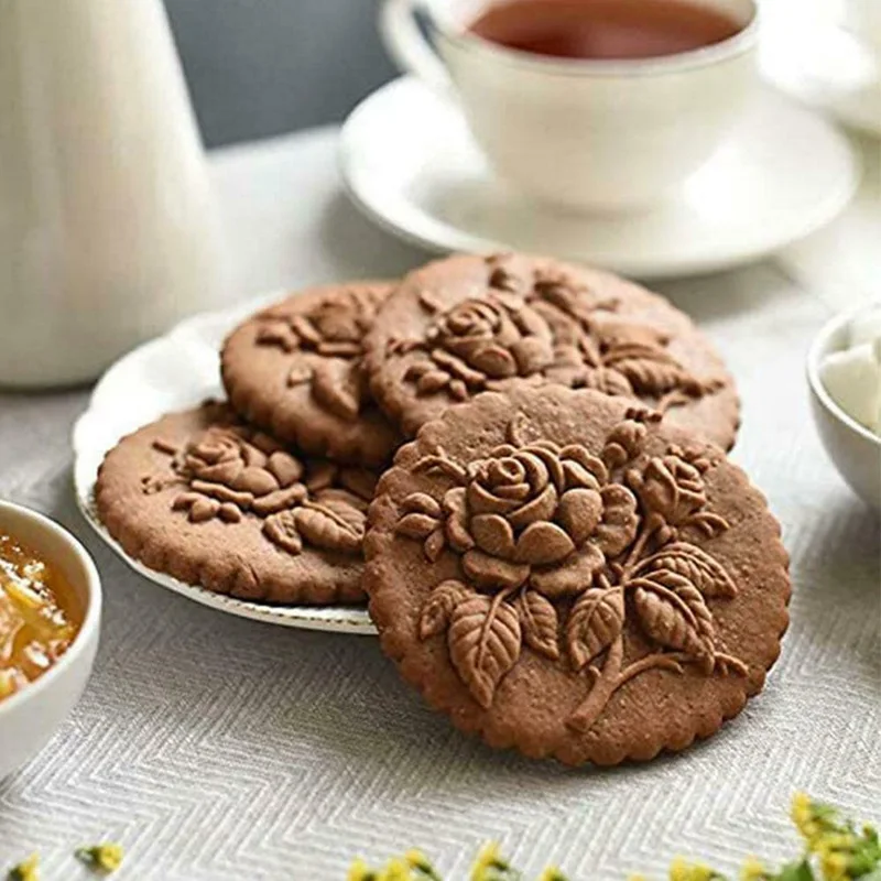 

Creative Mold Wooden Gingerbread Cookie Mold Multifunction Baking Tools Non-stick Tools Biscuit Donut Baking Cake Mold Kitchen