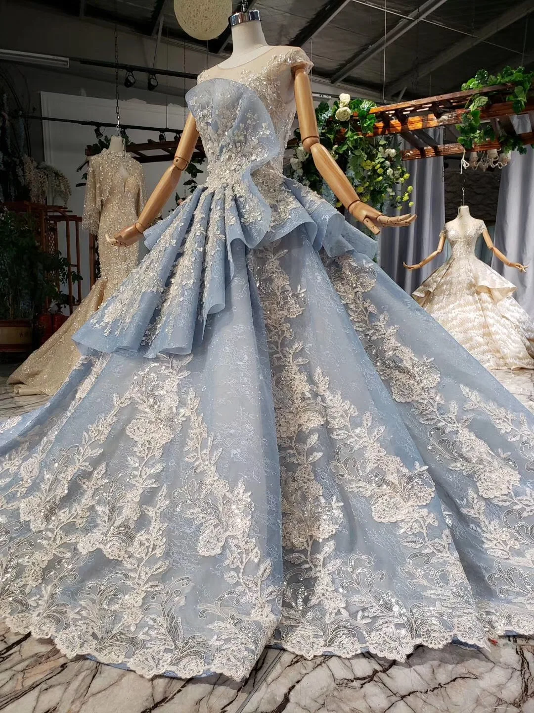 2019 Fall Summer Lace Flowers Light Blue Wedding Dresses Crystals Lace Suit For Pregnant Bridal Pearls Puffy Bridal Ball Gowns