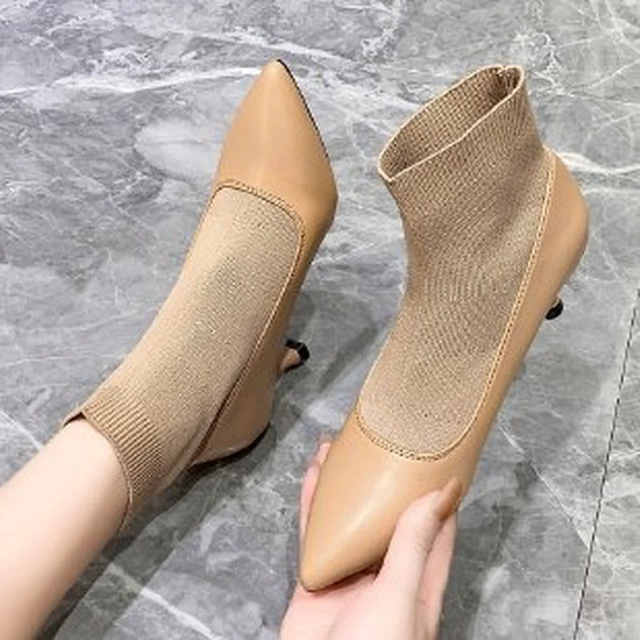 

Новые осенне-зимние ботинки на шпильке с острым рукавом 2021 кожаные модные ботинки-носки Черная Женская обувь женские ботинки с открытым нос...