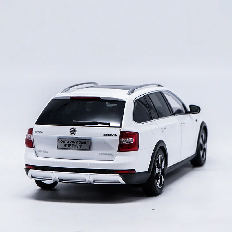 1:18 тщательная модель Skoda OCTAVIA Wagon автомобиля из сплава статические металлические