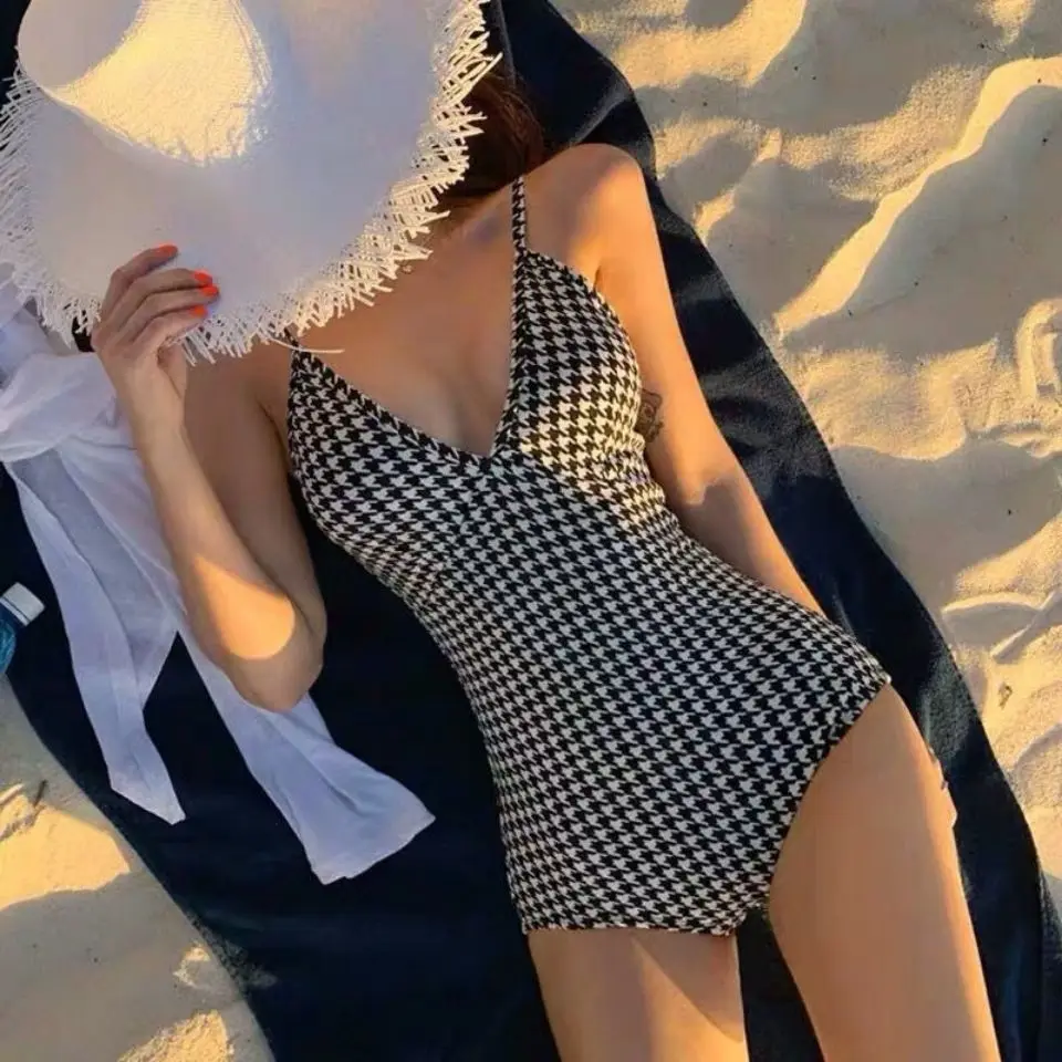 

New swimsuits for women's travel in summer of 2019