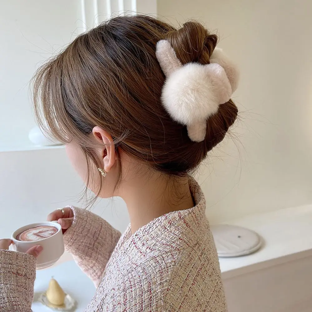 

Design Temperament Plush Ball Solid color Women Hair Accessories Korean Style Hair Claw Shark Grab Clip Hair Clip