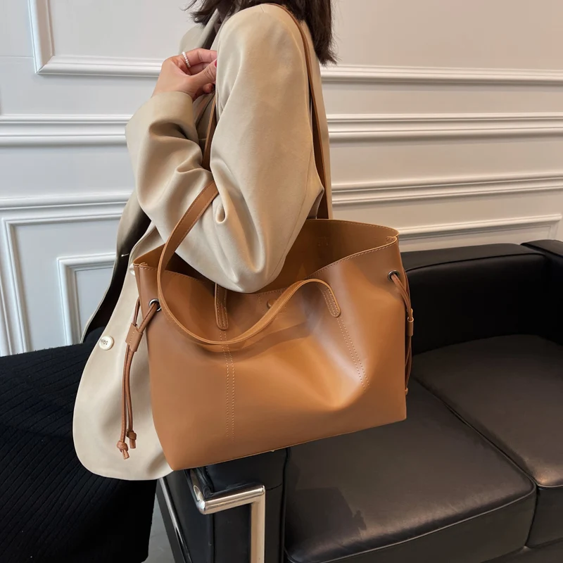 

Хит продаж, большая однотонная женская сумка, кожаные женские сумки на плечо, дизайнерские женские сумки-мессенджеры, женские повседневные ...