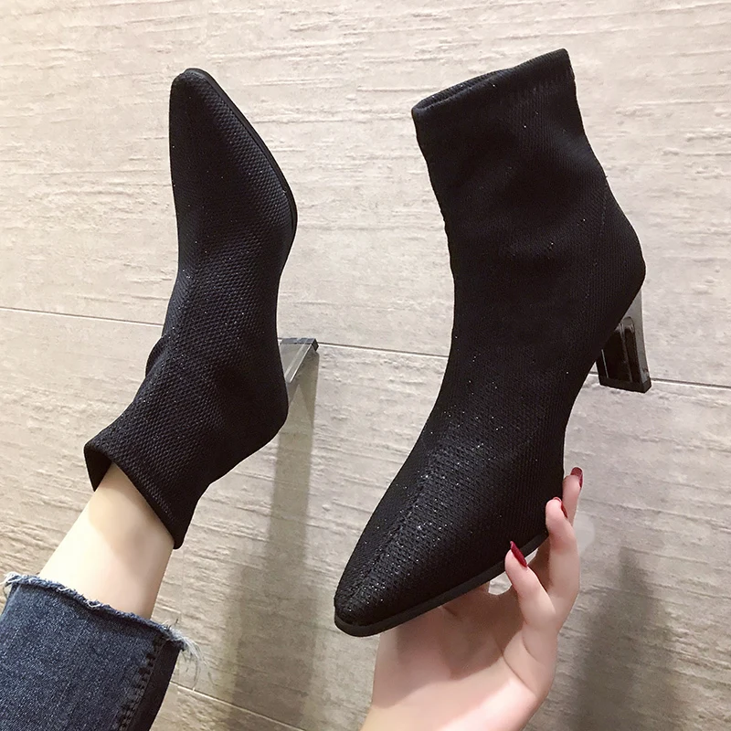 Женские ботильоны эластичные трикотажные полусапожки с ремешком на пятке
