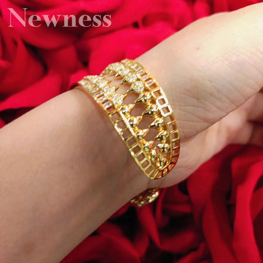 

Newness New Arrive Super Shing Cubic Zriconia Luxury Shape Wedding Saudi Arabic Dubai Bangle Ring Set