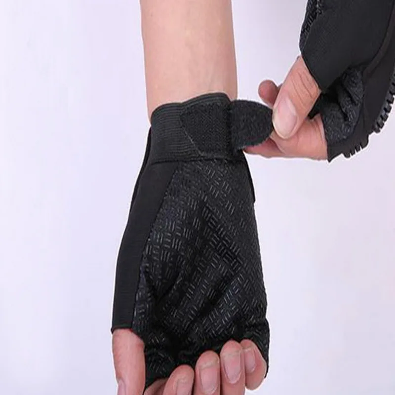 

Outdoor Tactical Gloves Airsoft Sport Gloves Half Finger Type Military Men Combat Gloves Shooting Hunting Gloves 1#