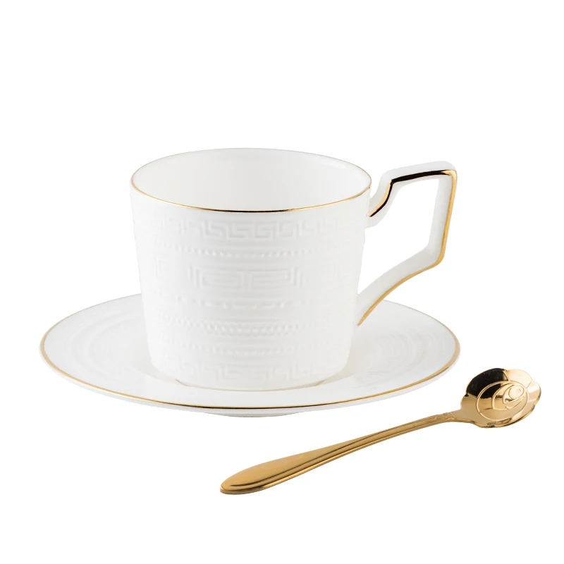 

Nordic Porcelain Coffee Cup Creative Bone China British High Red Tea Cup With Spoon Saucer Taza Madera Cups And Saucer EE50