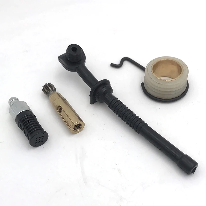 Масляный насос ms180. Масляный насос штиль 180. Привод масляного насоса штиль 180. Масляный насос бензопилы штиль мс 180. Привод масляного насоса штиль 180.