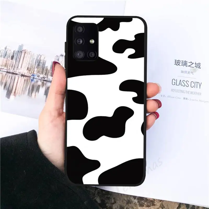 

White Cow Symbol Pattern Print Phone Case For Samsung galaxy S 21 20 10 8 A 51 71 50 21s 70 40 20 20e note 10 plus Ultra 5g fe