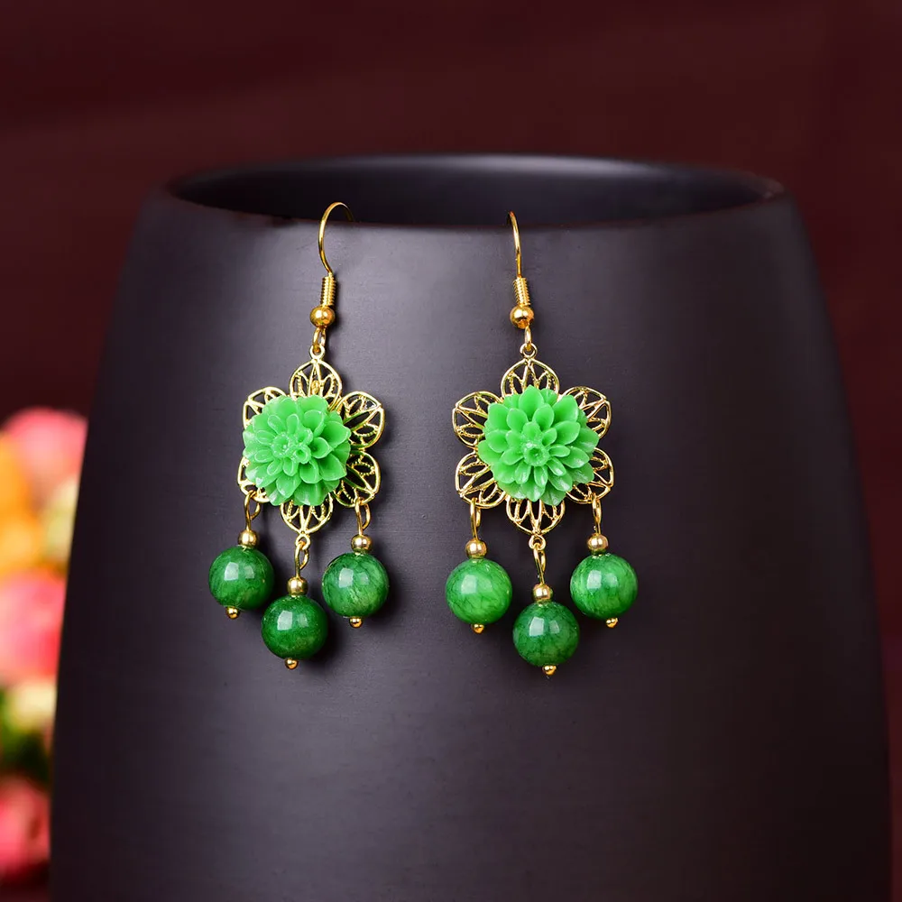 Китайские темпераментные изысканные серьги с подвеской из зеленого камня