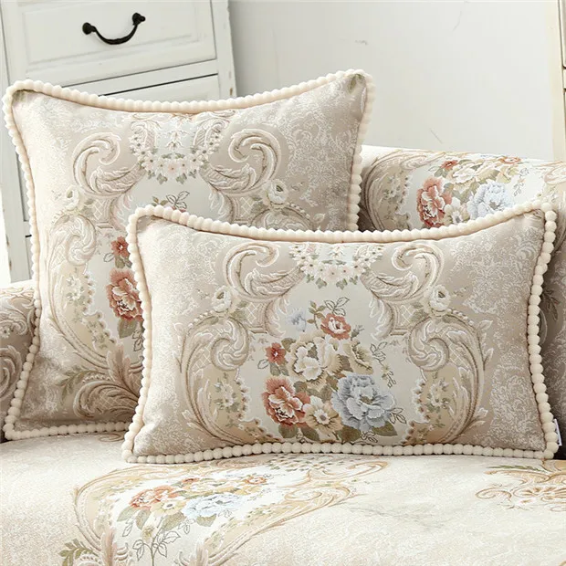 

Наволочка из шенилла, жаккардовый узор, с бисером