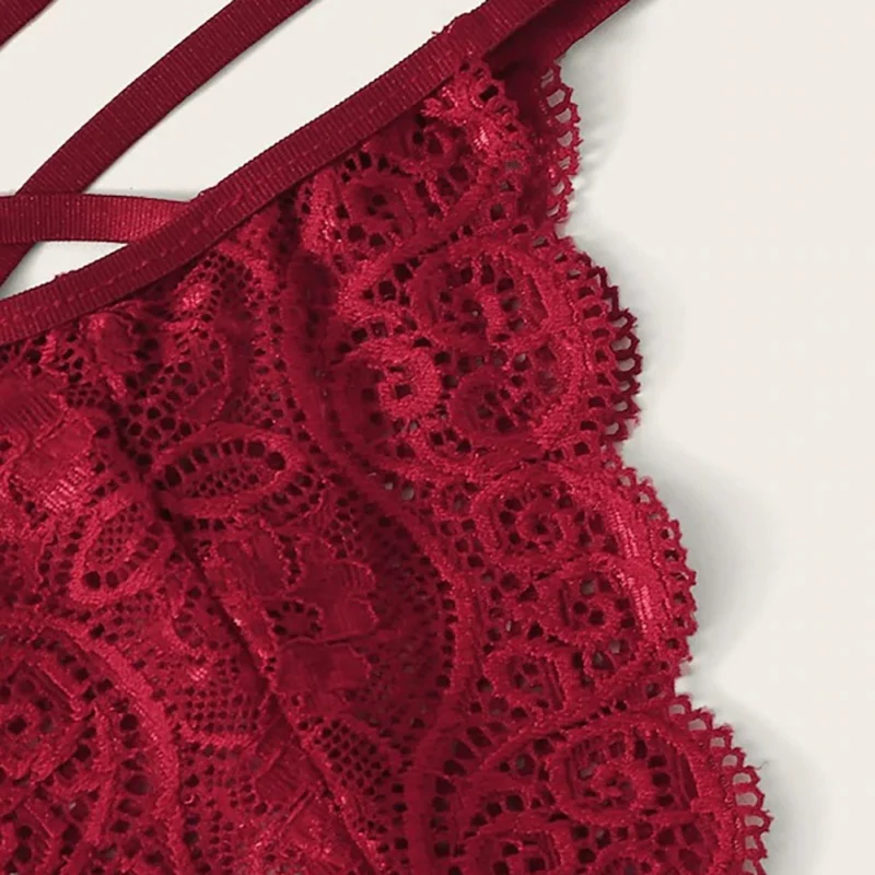 Однотонный женский комплект нижнего белья из трех предметов с вырезами