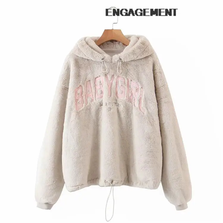 

Hoodies & Sweatshirts