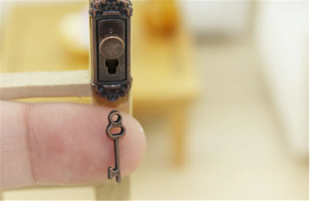 Door Accessory Lock With Keys toy Doll house Miniature Brass Knobs Plate with Keyhole Set | Игрушки и хобби