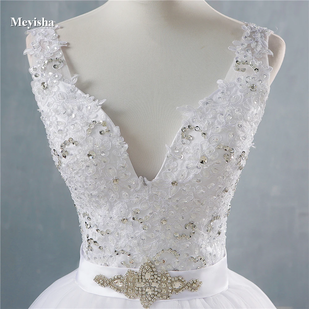 Свадебное платье для невесты ZJ9172 белое винтажное с v образным вырезом длиной до