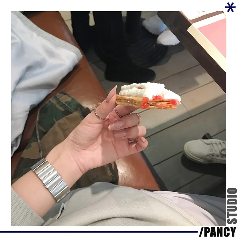 Модные простые дизайнерские кольца для женщин винтажной тонкой узкой золотисто-серебристой цветовой гаммы для украшения пальца.