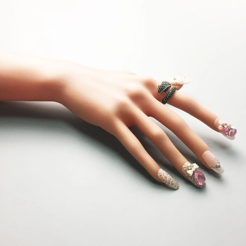 Кольцо в виде змеи из серебра 925 пробы с открытым концом и черным цирконием модное