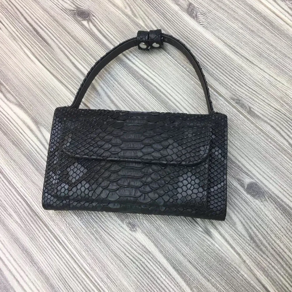 Женская сумка-мессенджер из натуральной кожи со змеиным узором сумка через плечо