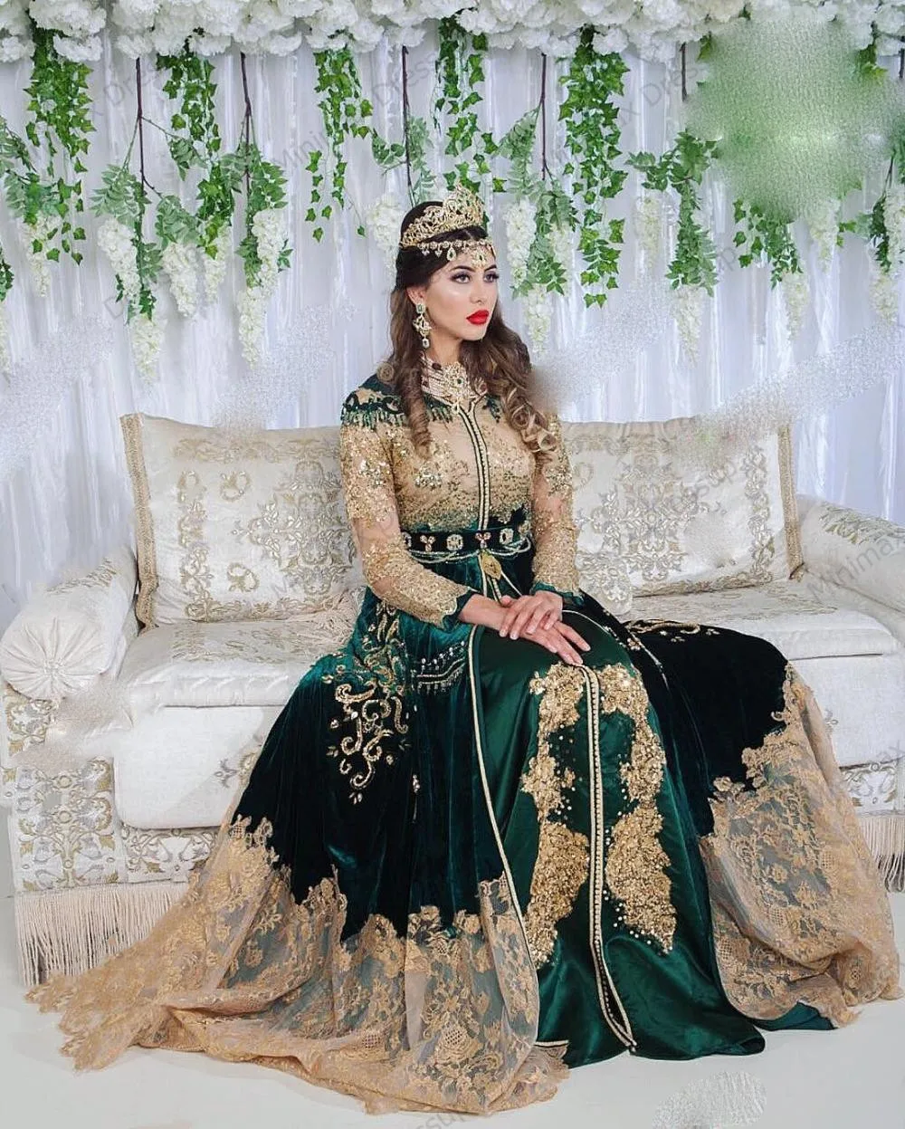 

Hunter Moroccan Kaftan Evening Dresses V Neck Luruxy Beading Muslim Arabic Prom Dress Long Sleeves Appliques Algerian Gown