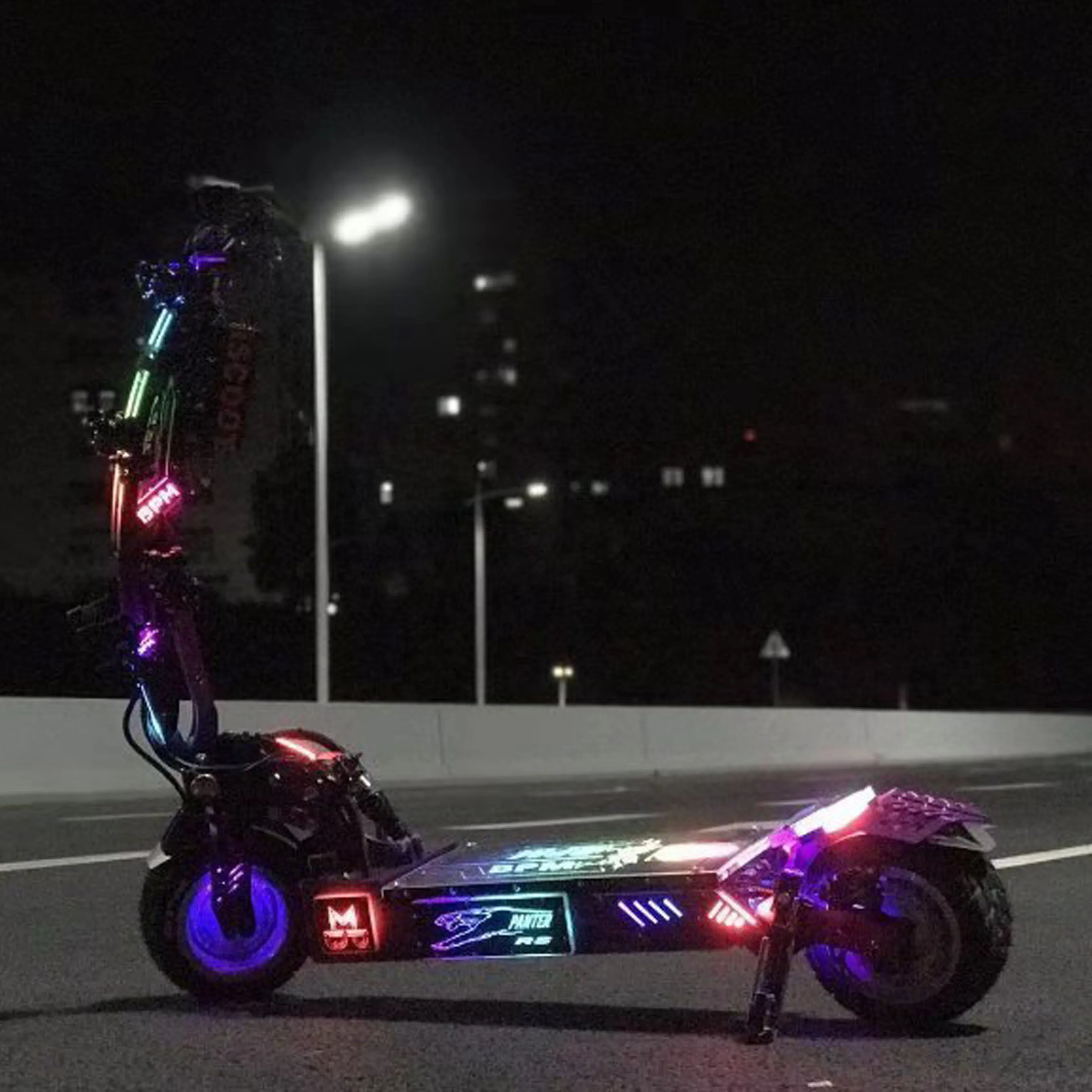 KWHEEL по индивидуальному заказу скутер светодиодное напольное 60V 35Ah Электрический скутер