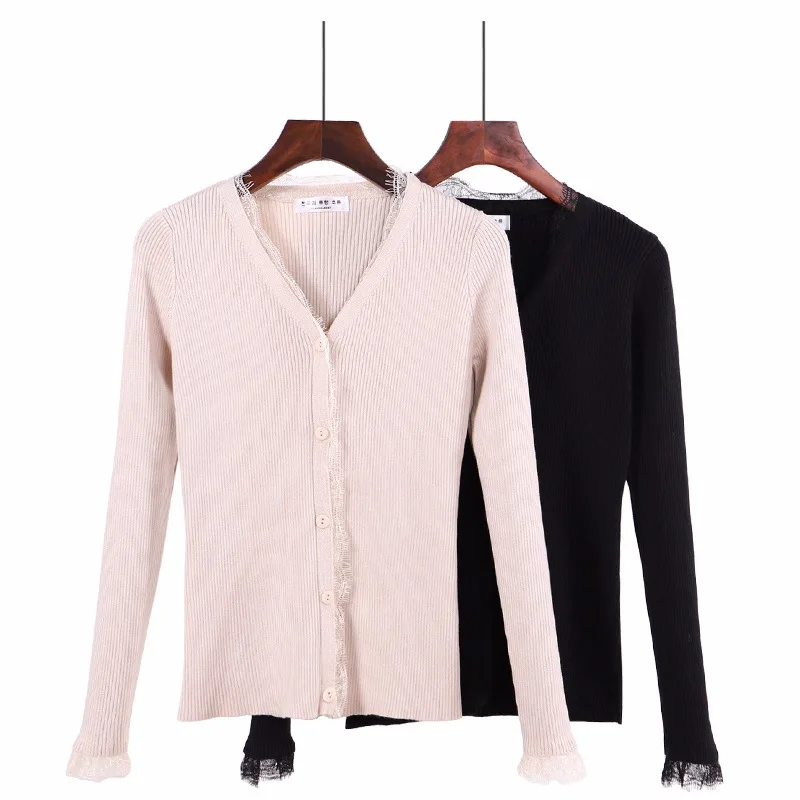 Кардиган женский вязаный черный с кружевной отделкой V-образным вырезом |