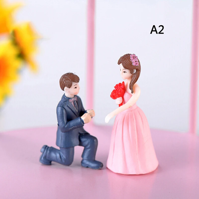 

2pcs Lovers Couple Miniature Mini Doll DIY Terrarium Figurines Fairy Garden Decor Valentine's Day Gift Home Accessories
