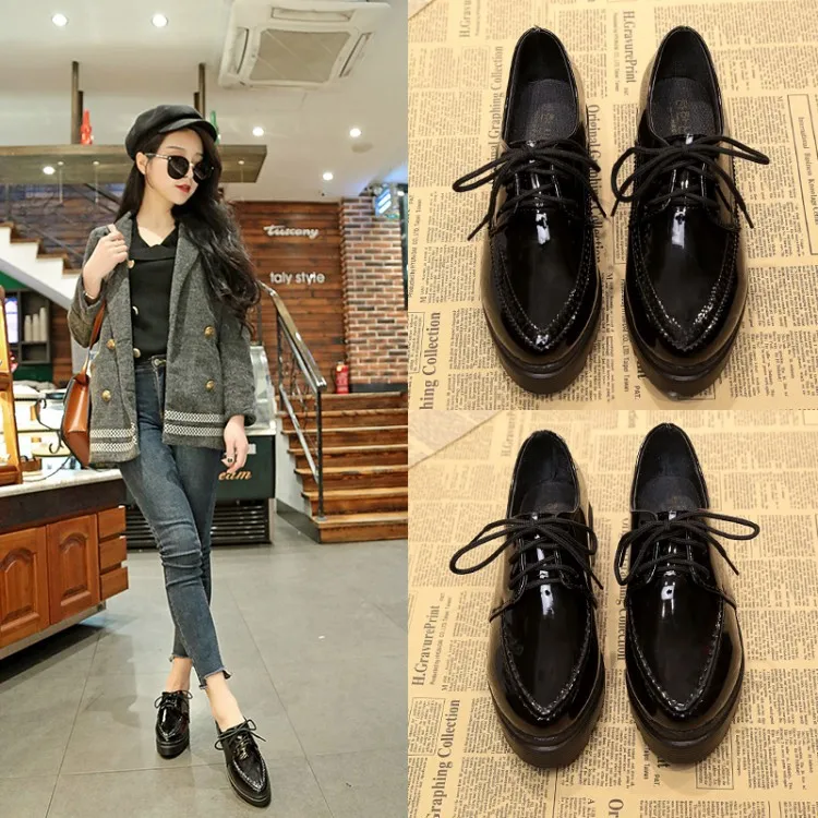 Весенние женские туфли на плоской платформе броги лакированные кожаные