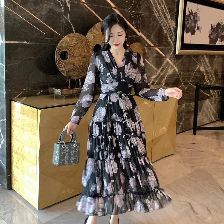 

Women V-neck Flowers Prints Chiffon Long Dress Fashion Autumn Big Bottom Ladies Dress