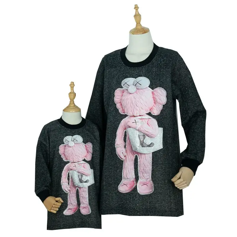 black gray Длинная футболка для мамы и дочки; платье с героями мультфильмов для мамы и дочки; коллекция года; одинаковая повседневная одежда для мамы и дочки; одежда для всей семьи; J289 - Цвет: black gray