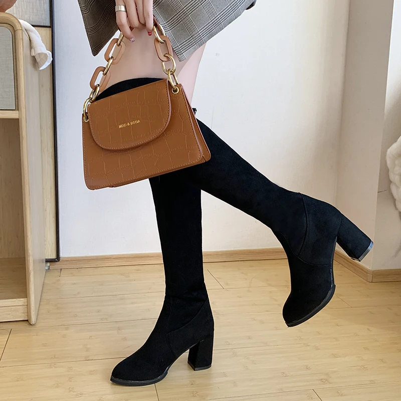 Черные замшевые ботфорты на Высоком толстом каблуке коллекция 2020 года модные