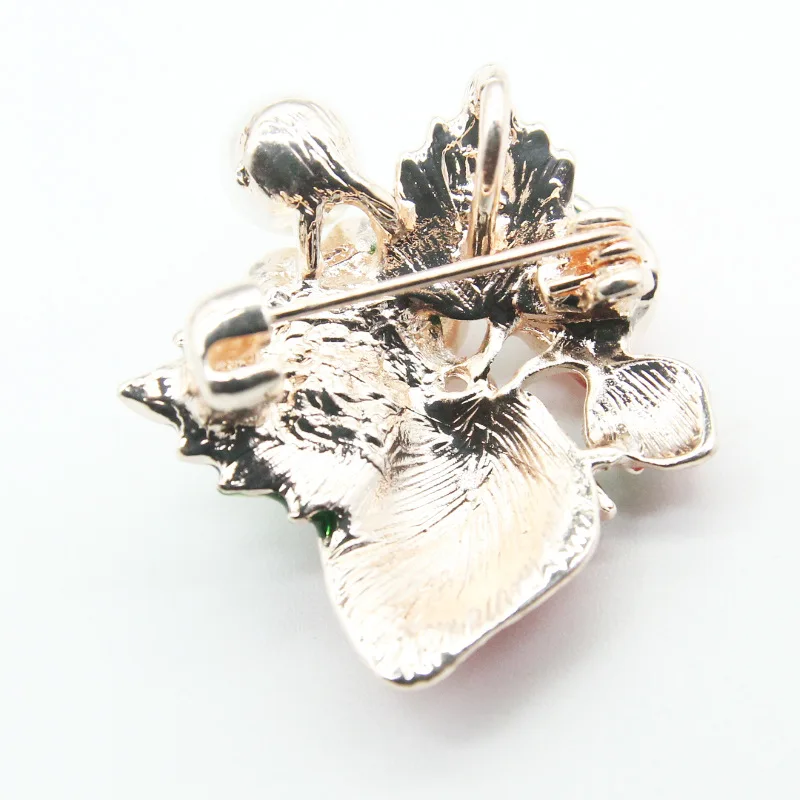 Модные эмалированные броши в виде красной клубники для женщин Классическая