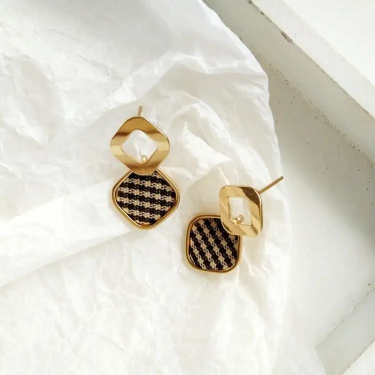 Винтажные черно белые простые мозаичные сетчатые серьги корейская мода