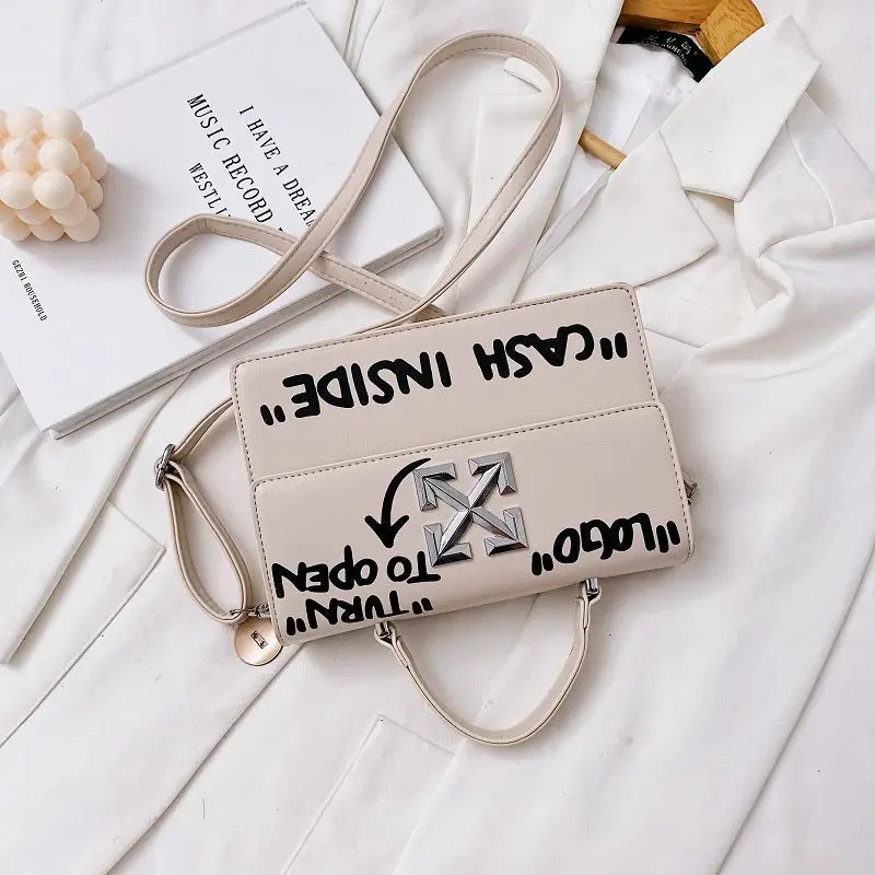 

Luxury Brand Student Trendy Small Square Bag 2021 New Cartoon Printed Metal Buckle Flip Bag Ladies Luxury Wallets and Handbags
