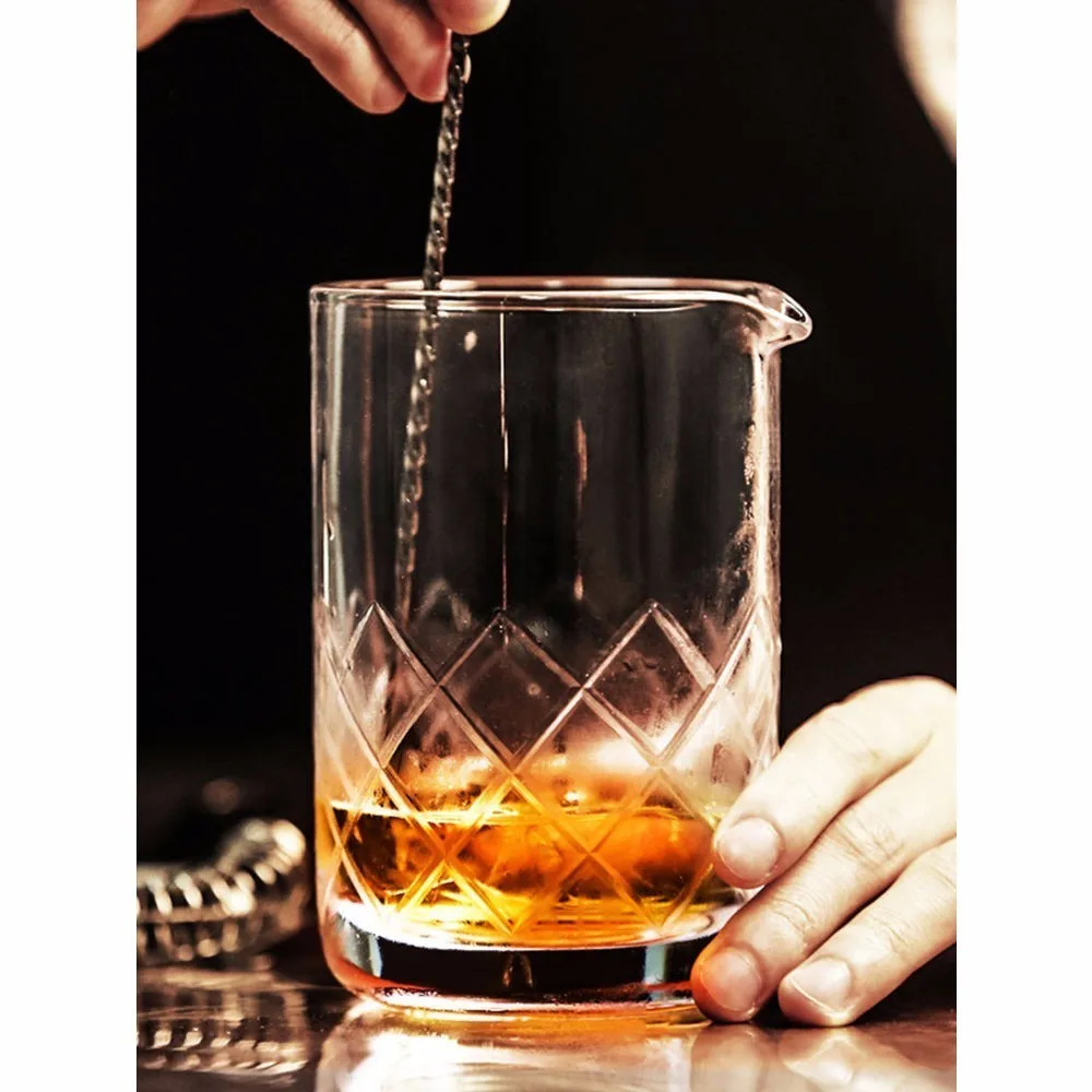 Японский Бар Профессиональный бармен с украшением в виде кристаллов Коктейльные