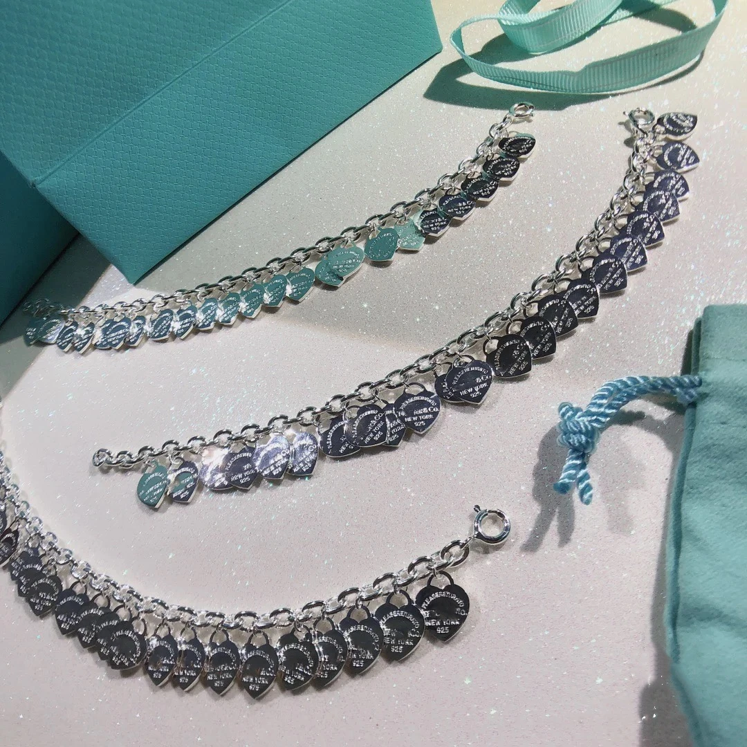 

925 sterling silver heart-shaped bracelet, ms classic fashion jewelry holiday gift. A birthday present