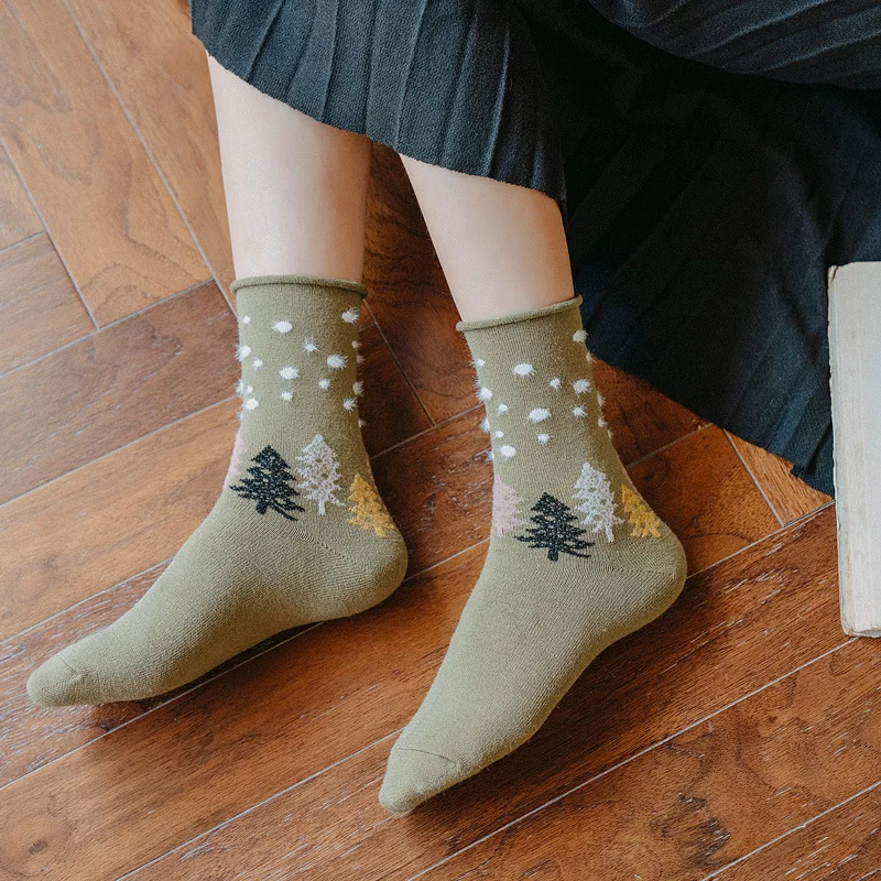 

Q 1Pair Soft Cartoon Christmas Pattern Mid Tube Sock Nice Gift Cotton Socks for Women Ladies Pile Socks Autumn Winter