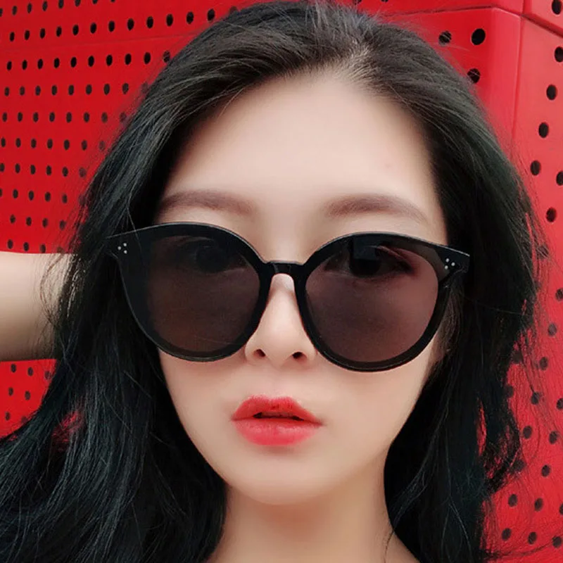

Vintage Round Sunglasses Women Brand Designer Big Circle Frame Sun Glasses for Women Eyewear Shades UV400 Oculos Gafas De Sol