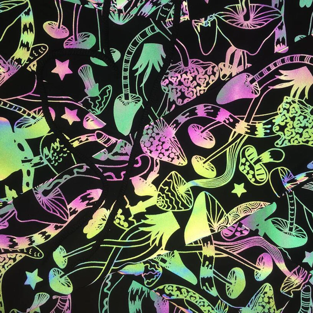 Цветной светоотражающий пуловер и штаны с рисунком гриба из мультфильма для