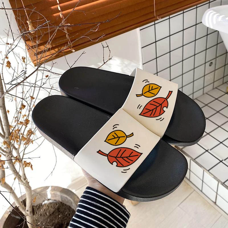 

Aesthetic Leaves Maple leaf Tree Print women slippers sandals Korean version Casual Harajuku slippers for women zapatillas mujer