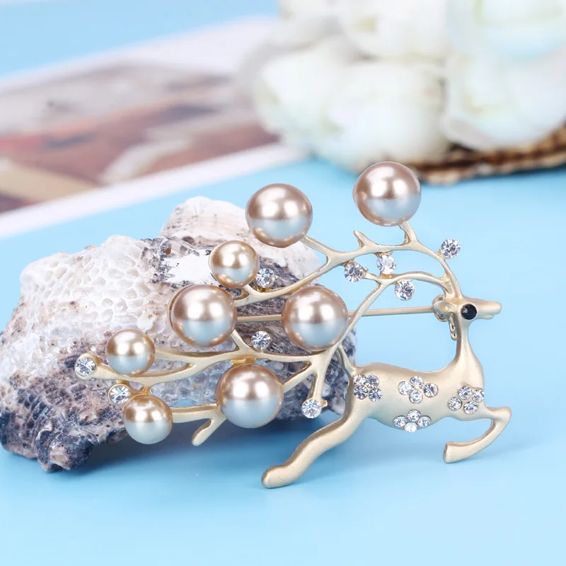 

Luxury Elegant Animal Brooch Fawn Deer for Women Temperament Female Rhinestone Pearl Brooches Decoration Jewelry Accessories