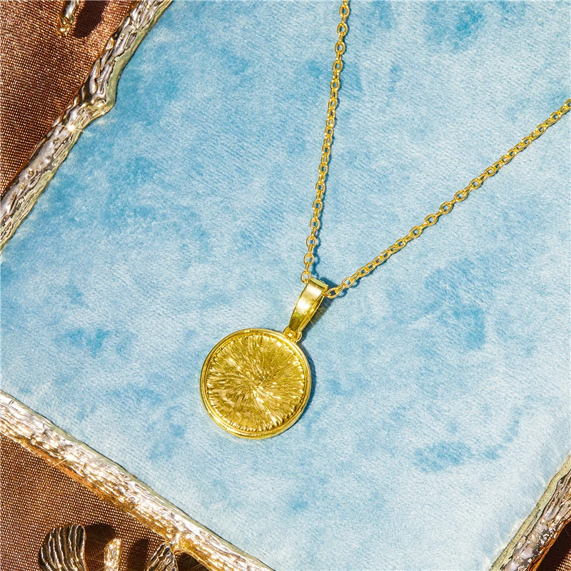 

New popular exquisite luxury round lotus necklace female charm romantic wedding accessories pendant holiday gifts wholesale