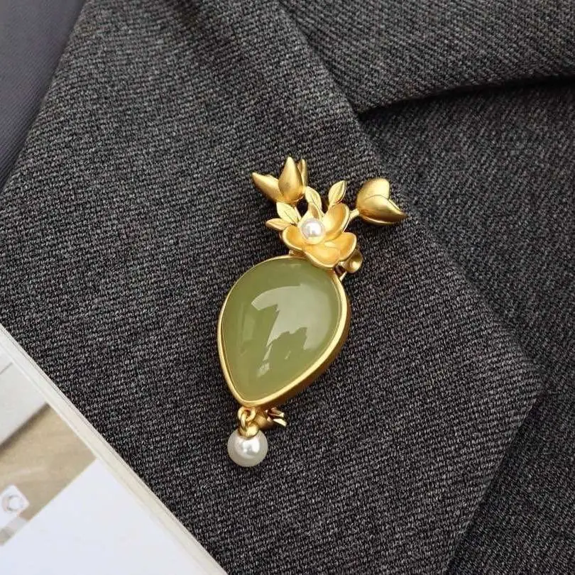 

2021 hot new style Natural Hetian Jade Qinghai Green Water Drop Pendant Gold Plated with Inlaid Shell Pearls with Gentle Pend