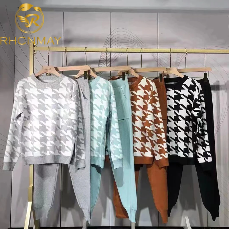 

Женский трикотажный спортивный костюм составного кроя, свитер с круглым вырезом и длинными рукавами и брюки-султанки в Корейском стиле, Осе...