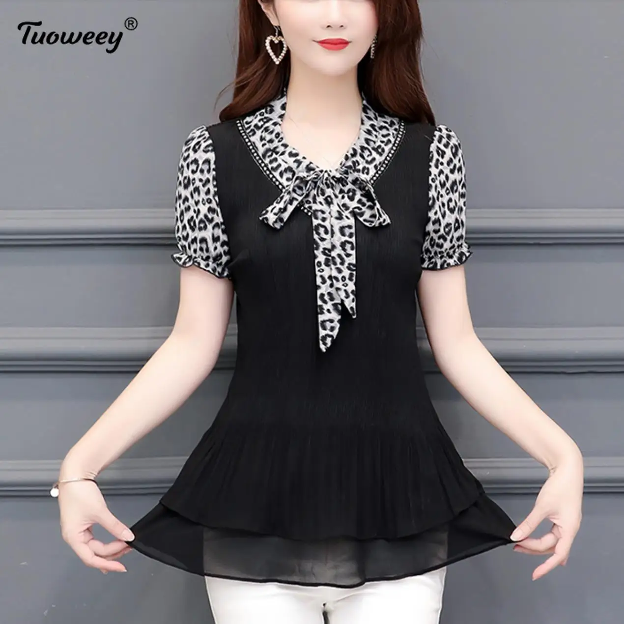 

Женские топы и блузки с леопардовым принтом, шифоновая женская блузка с v-образным вырезом и коротким рукавом