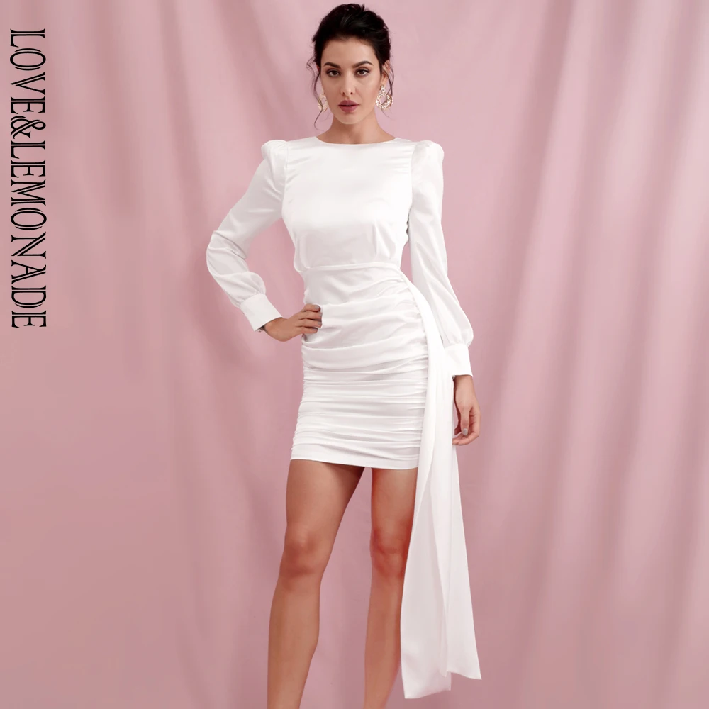 Женское платье мини LOVE & LEMONADE белое из светоотражающей ткани с длинными рукавами