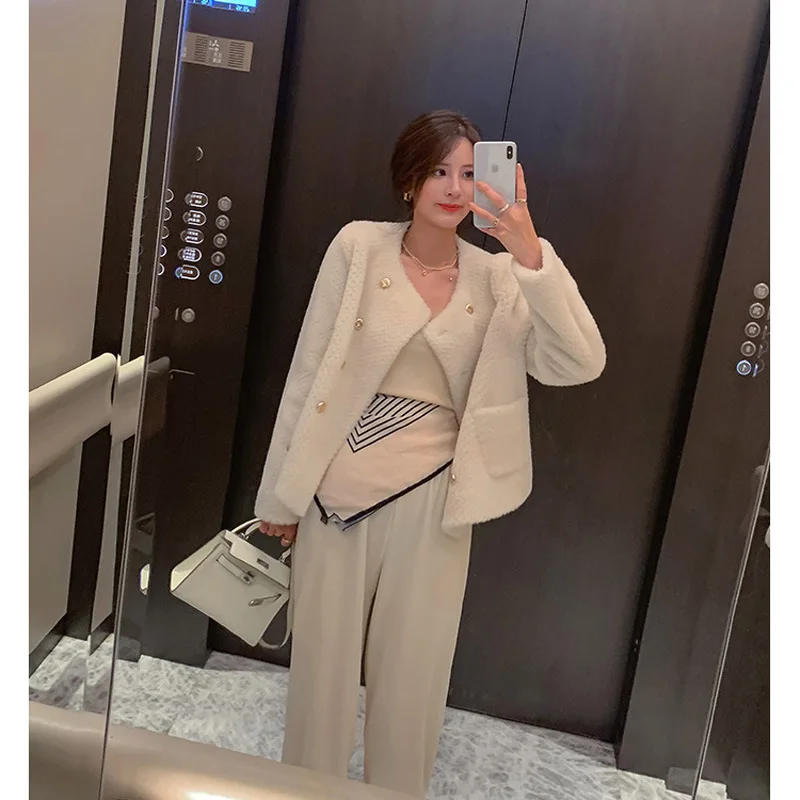 2021 Winter Elegant Short Fur Coat Women Solid Double Breasted Crop Jacket Temperament Ladies Lambs Wool Fur Warm Coats