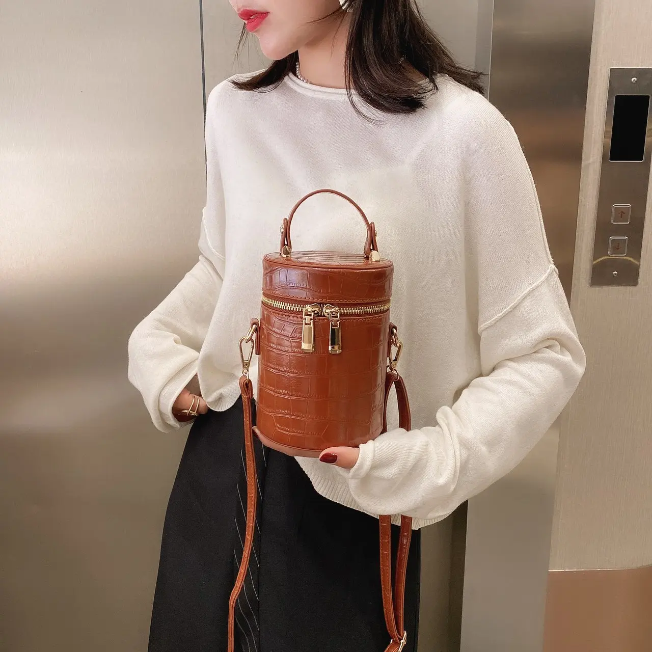 

Дизайнерская мини-сумка-мешок из искусственной кожи с узором под камень для женщин, 2020, женская сумка, трендовые сумки через плечо, фирменна...