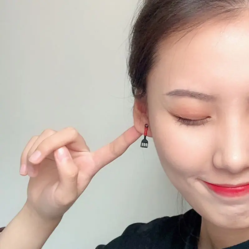 

1 Pair Creative Asymmetric Frying Pan Omelette Fried Shovel Stud Earrings Minimalism Concise Design Female Ear Pins Jewelry Gift