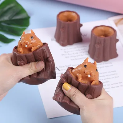 

20pcs/lot Decompression toy evil squirrel trickery vent squirrel cup stump pinch ball funny toy